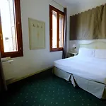 Ca' Pedrocchi Penzion 3*