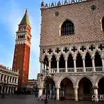 Ca' Pedrocchi Venedik