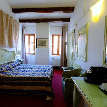 Ca' Pedrocchi 3* Benátky