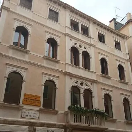 Ca' Pedrocchi Venedik