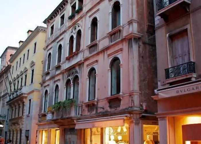 Ca' Pedrocchi 3* Veneza